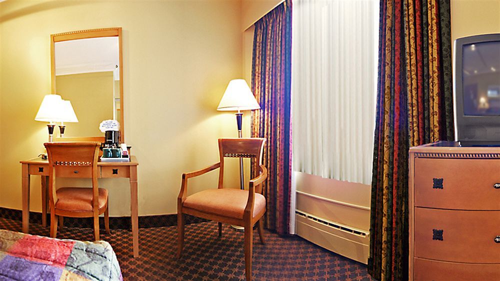 Howard Johnson By Wyndham Vancouver Downtown Eksteriør bilde