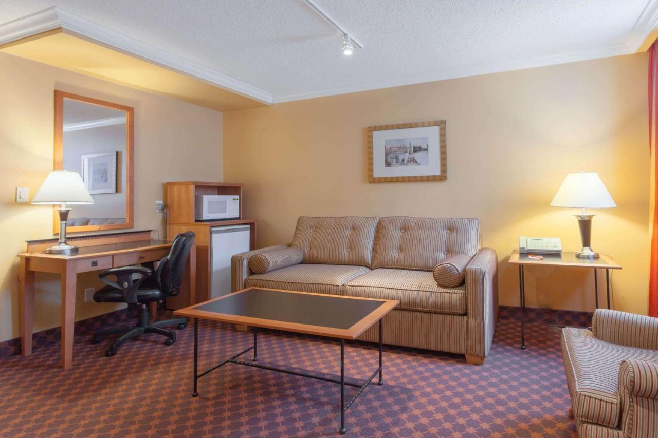 Howard Johnson By Wyndham Vancouver Downtown Eksteriør bilde