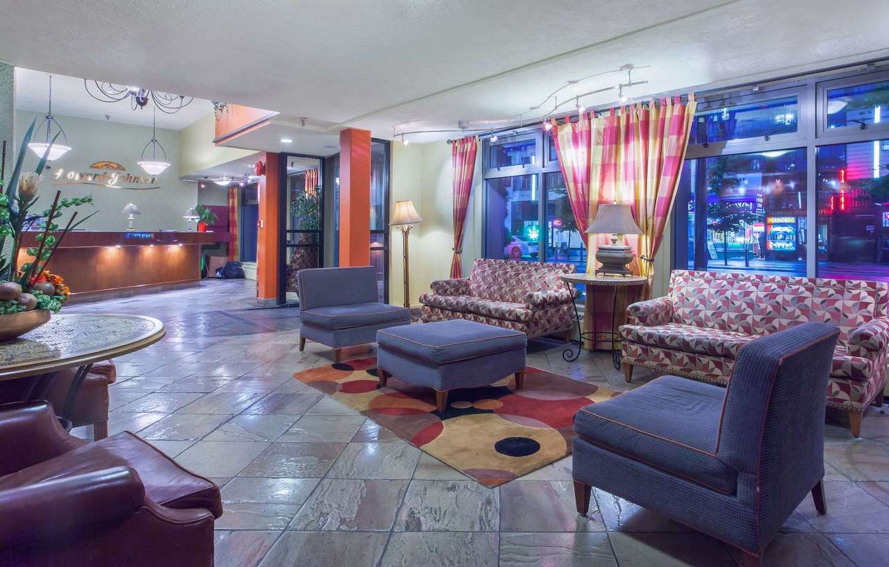 Howard Johnson By Wyndham Vancouver Downtown Eksteriør bilde